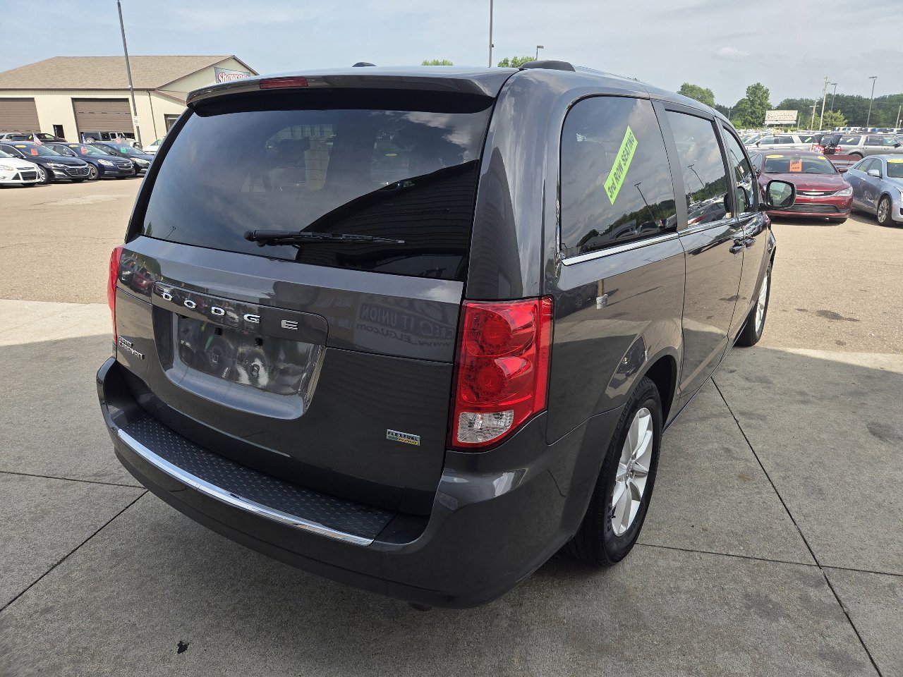 Used 2019 Dodge Grand Caravan SXT image 5