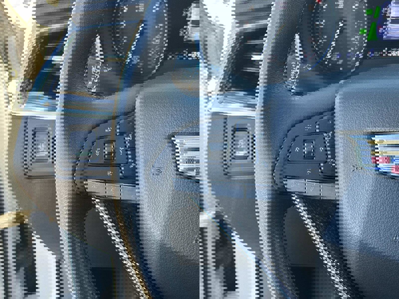 Used 2021 Cadillac XT6 Premium Luxury image 33