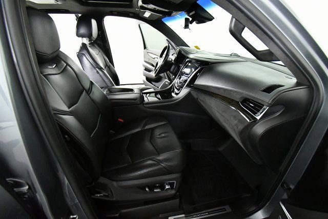 Used 2020 Cadillac Escalade Platinum AWD/4WD image 23