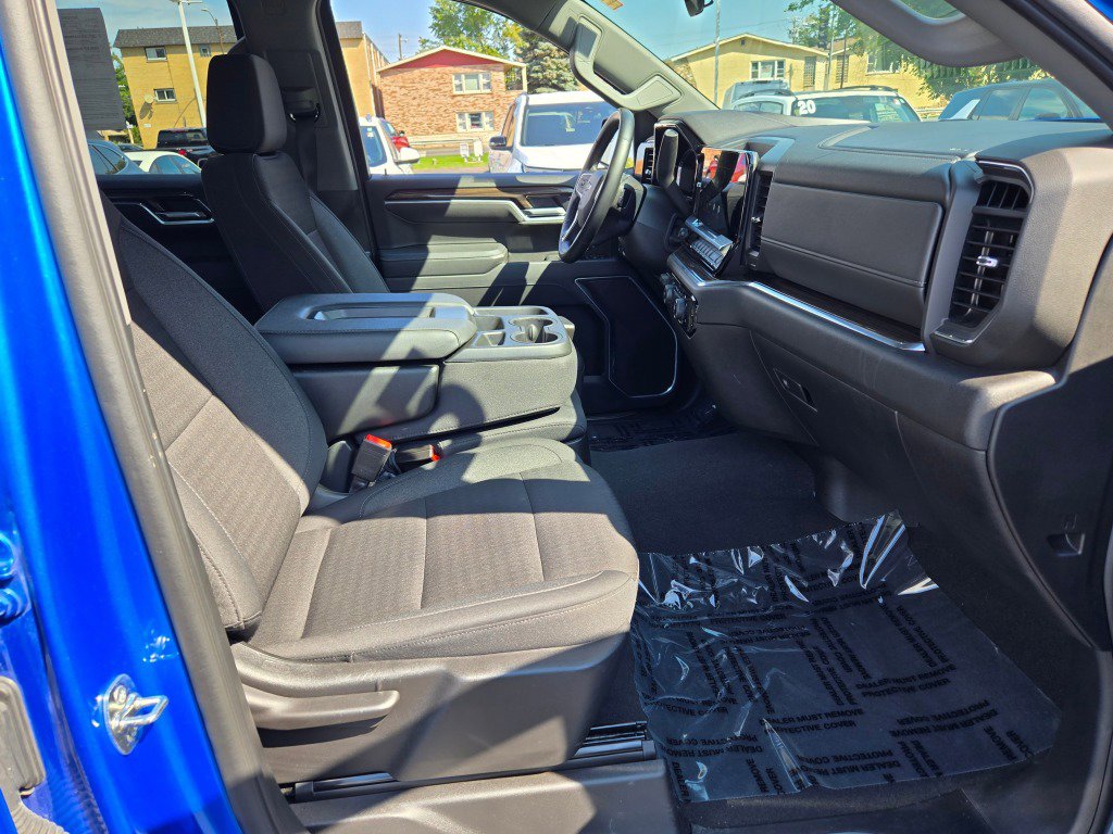 Used 2025 Chevrolet Silverado 1500 LT image 6