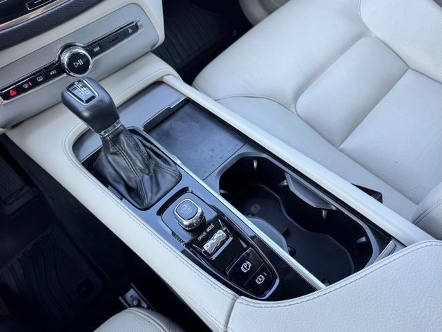 Used 2021 Volvo XC90 T5 Momentum w/ Protection Package AWD/4WD image 31