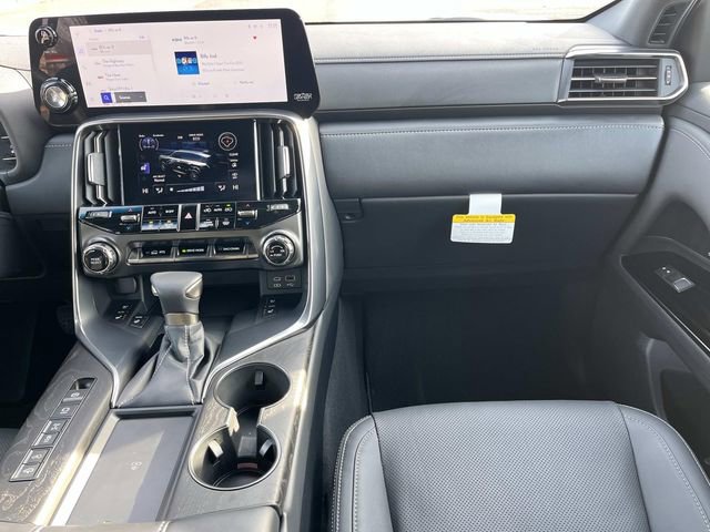 Certified 2024 Lexus LX 600 4WD w/ Appearance Package image 13