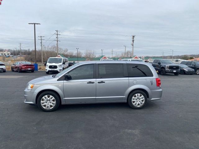 Used 2020 Dodge Grand Caravan SE image 2
