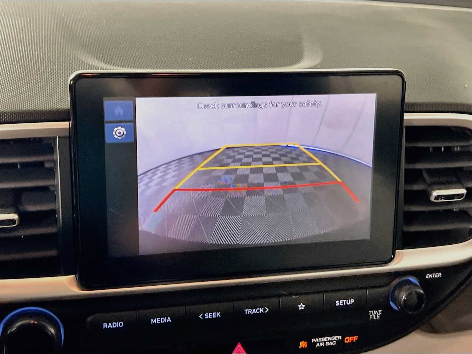 Certified 2025 Hyundai Venue FWD image 14