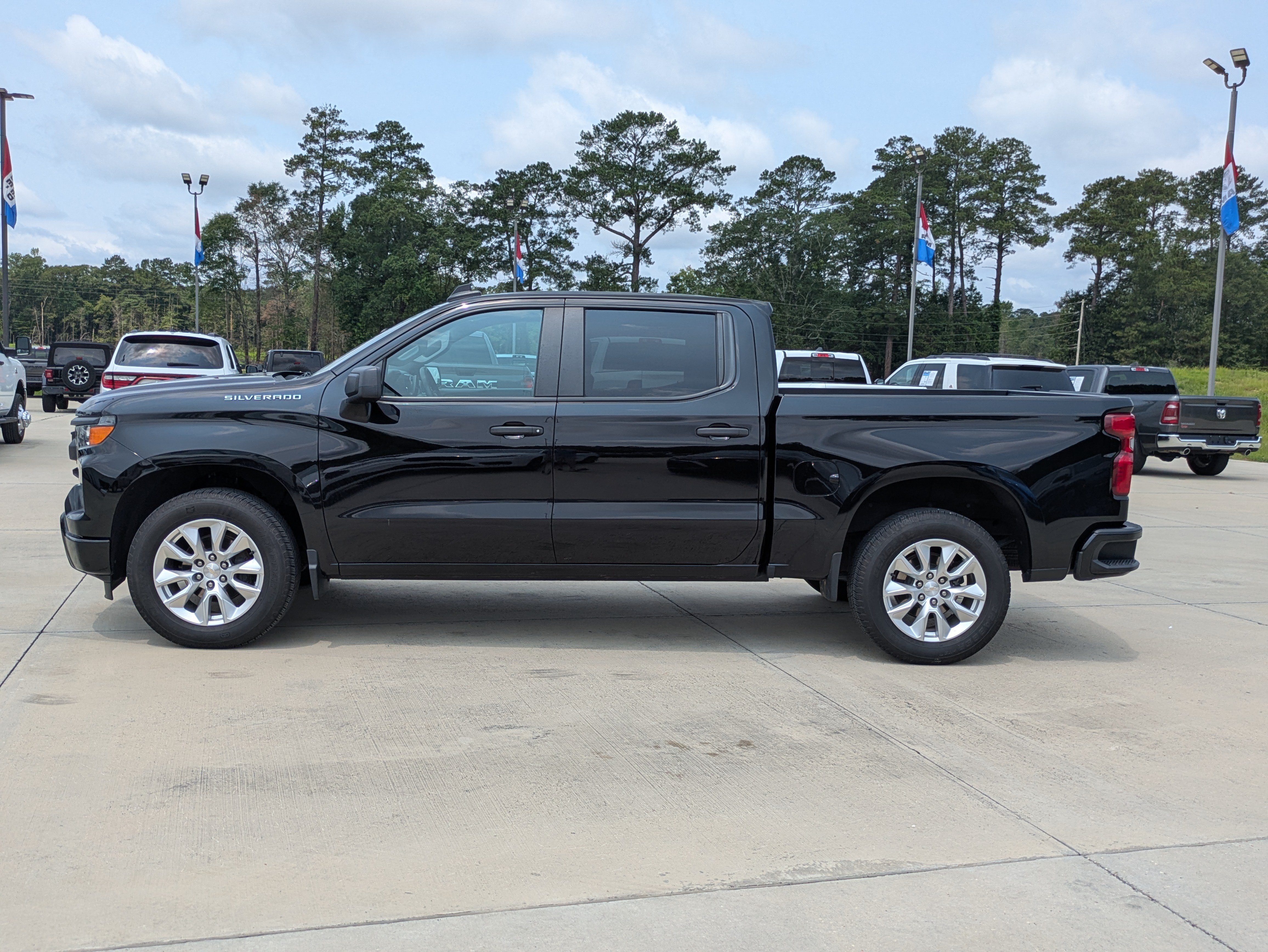 Used 2024 Chevrolet Silverado 1500 Custom RWD image 5