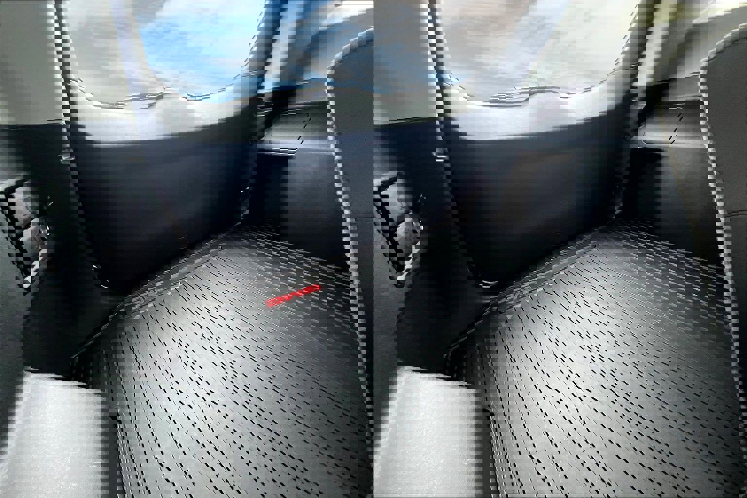 Used 2022 GMC Terrain SLE w/ Driver Convenience Package image 17