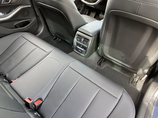 Used 2025 BMW 330i xDrive Sedan w/ Premium Package image 15