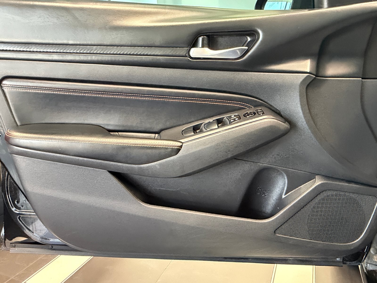 Used 2022 Nissan Altima 2.5 SR FWD image 28