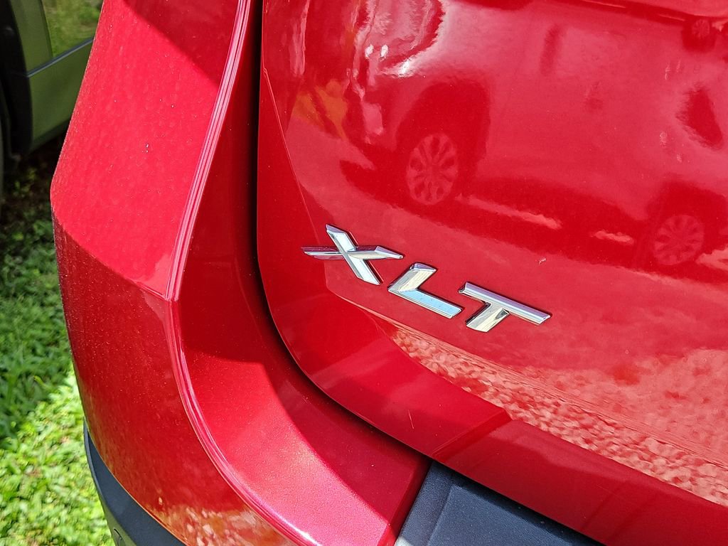 Used 2022 Ford Explorer XLT image 25