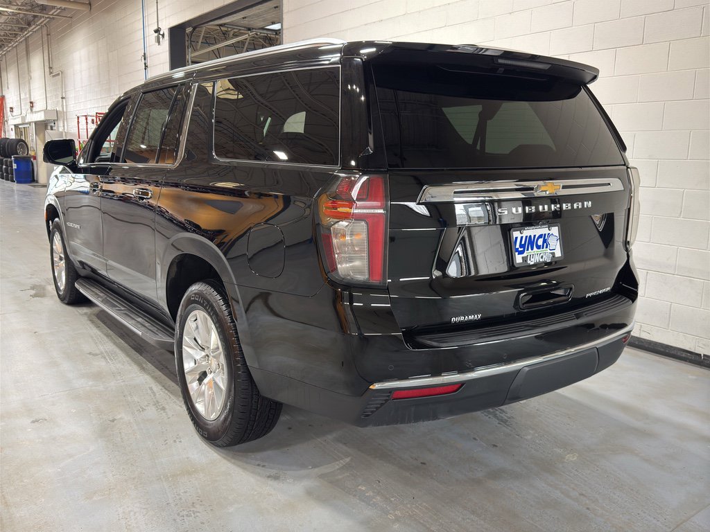 Used 2024 Chevrolet Suburban Premier image 3