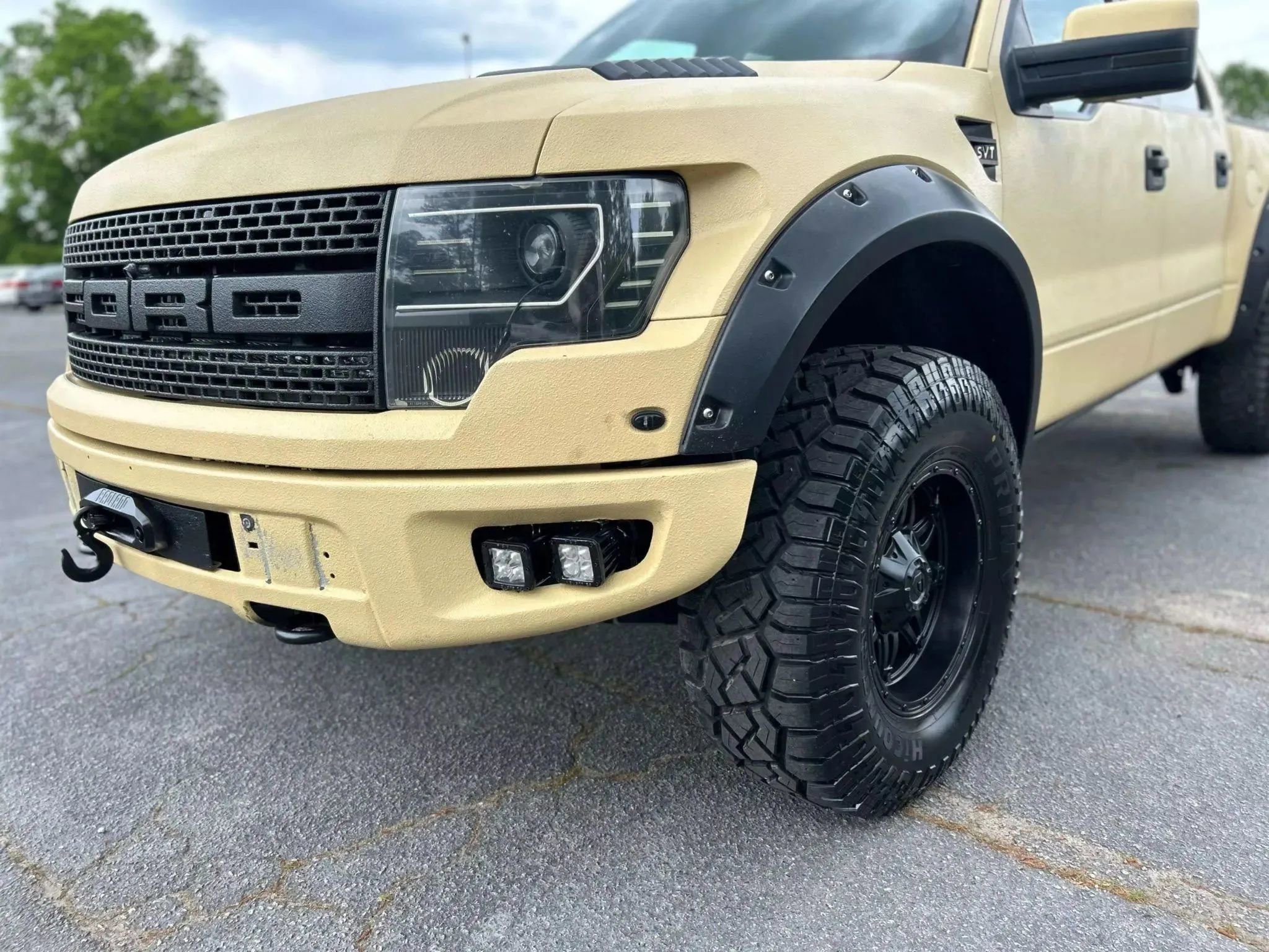 Used 2014 Ford F150 Raptor w/ Equipment Group 801A Luxury image 16