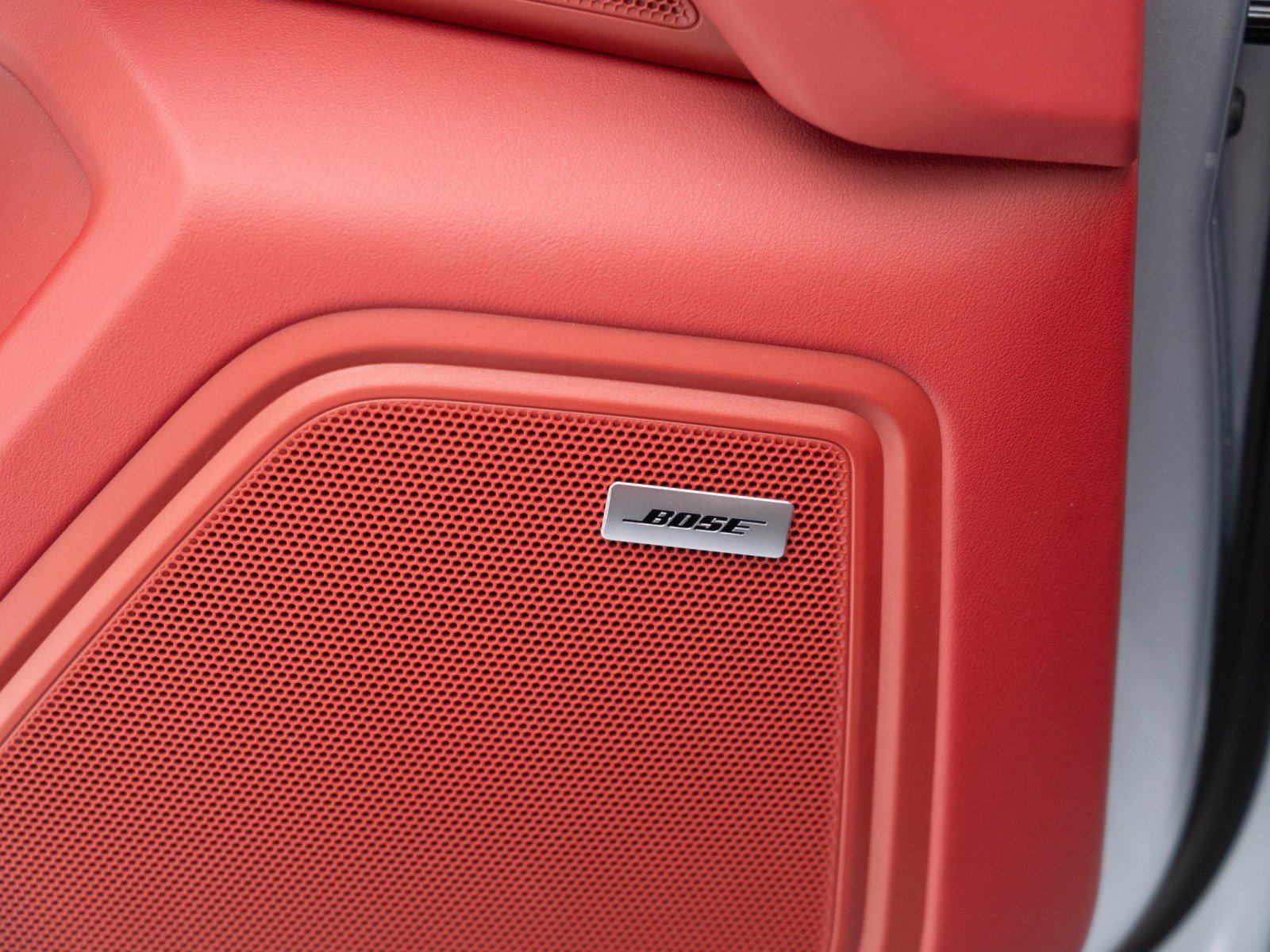 New 2026 Porsche Macan image 25