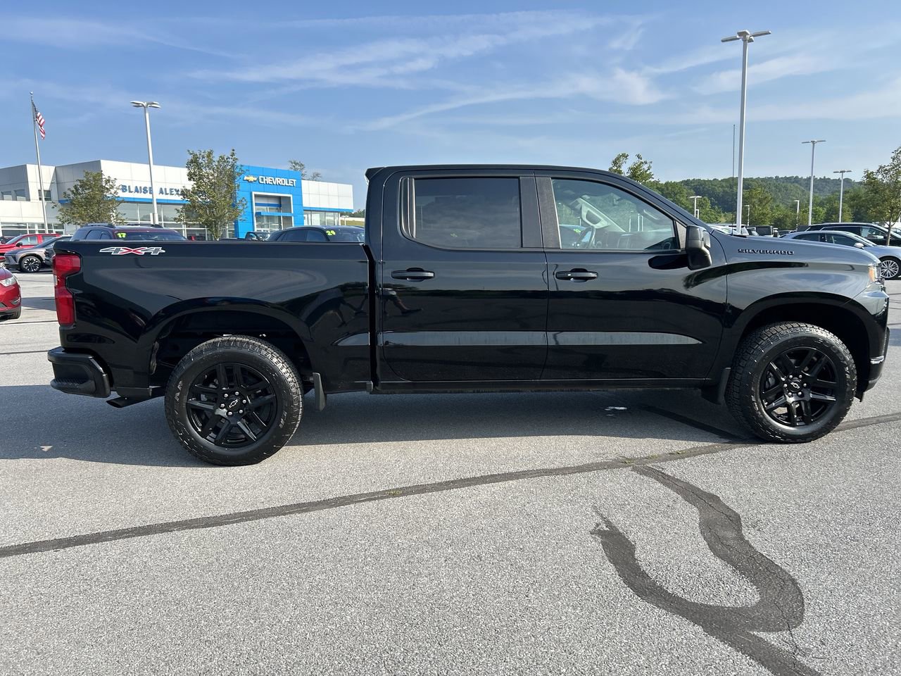 Used 2022 Chevrolet Silverado 1500 RST w/ LPO, Blackout Package AWD/4WD image 8