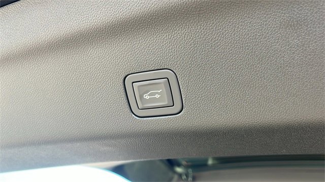 New 2026 Chevrolet Suburban RST image 33