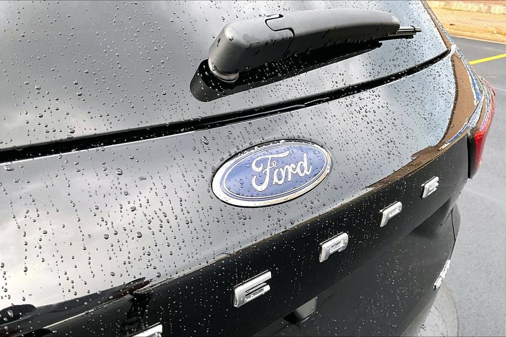 Used 2024 Ford Escape Platinum w/ Premium Technology Package AWD/4WD image 31