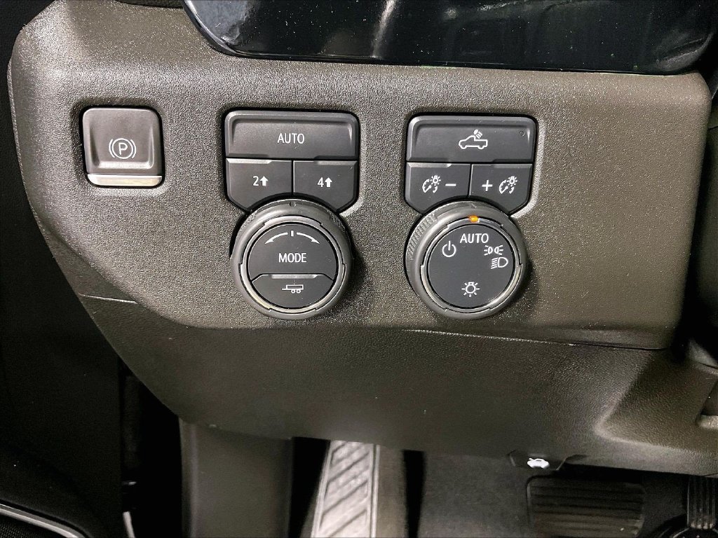 Used 2024 Chevrolet Silverado 1500 LT AWD/4WD image 25