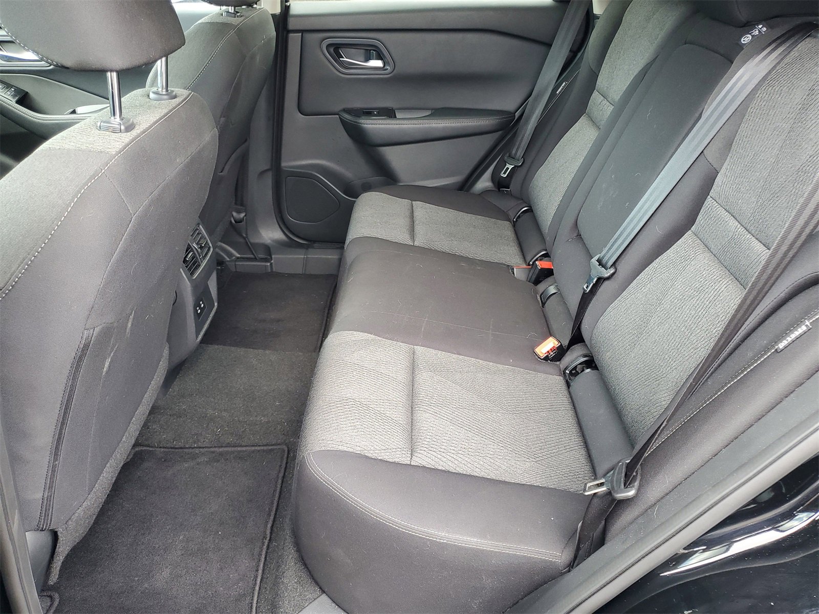 Used 2024 Nissan Rogue SV image 21