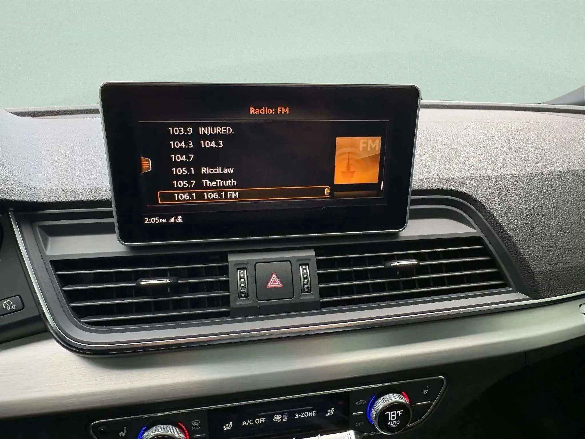 Used 2018 Audi SQ5 Premium Plus w/ Navigation Package image 34