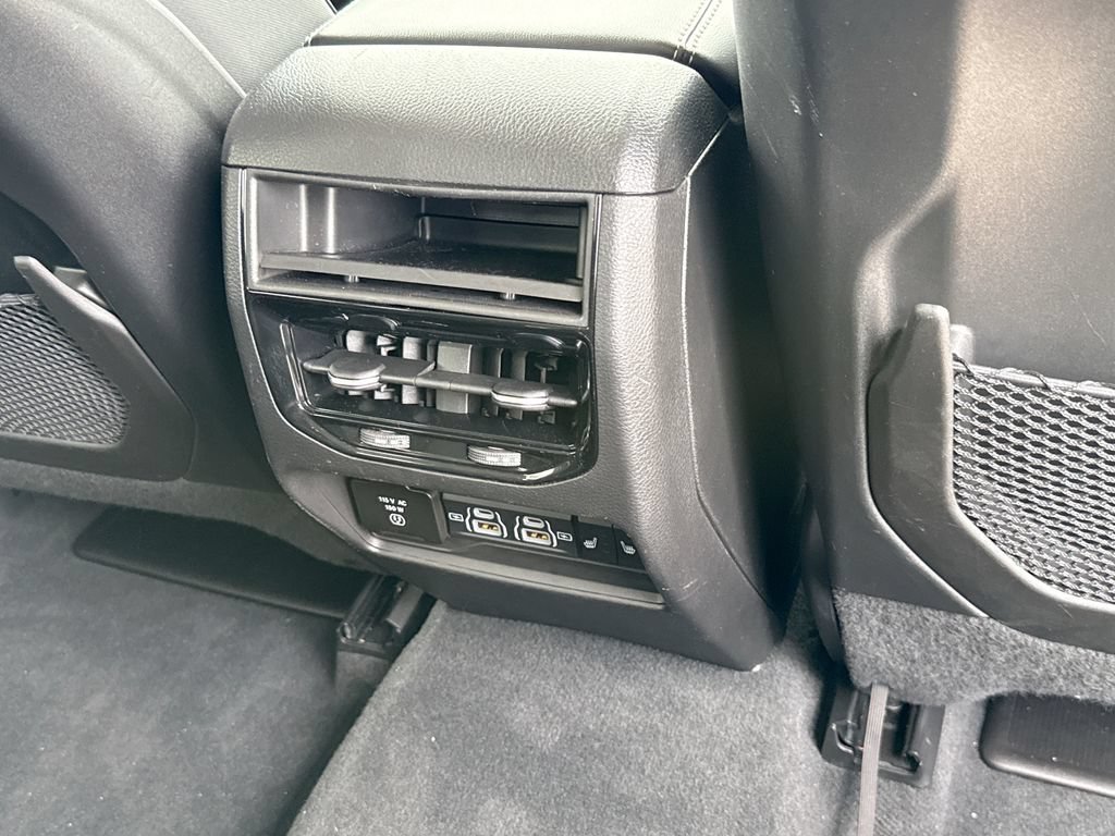 Used 2023 Jeep Grand Cherokee Limited AWD/4WD image 18
