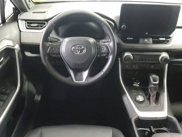 Used 2023 Toyota RAV4 XSE w/ Weather Package image 15