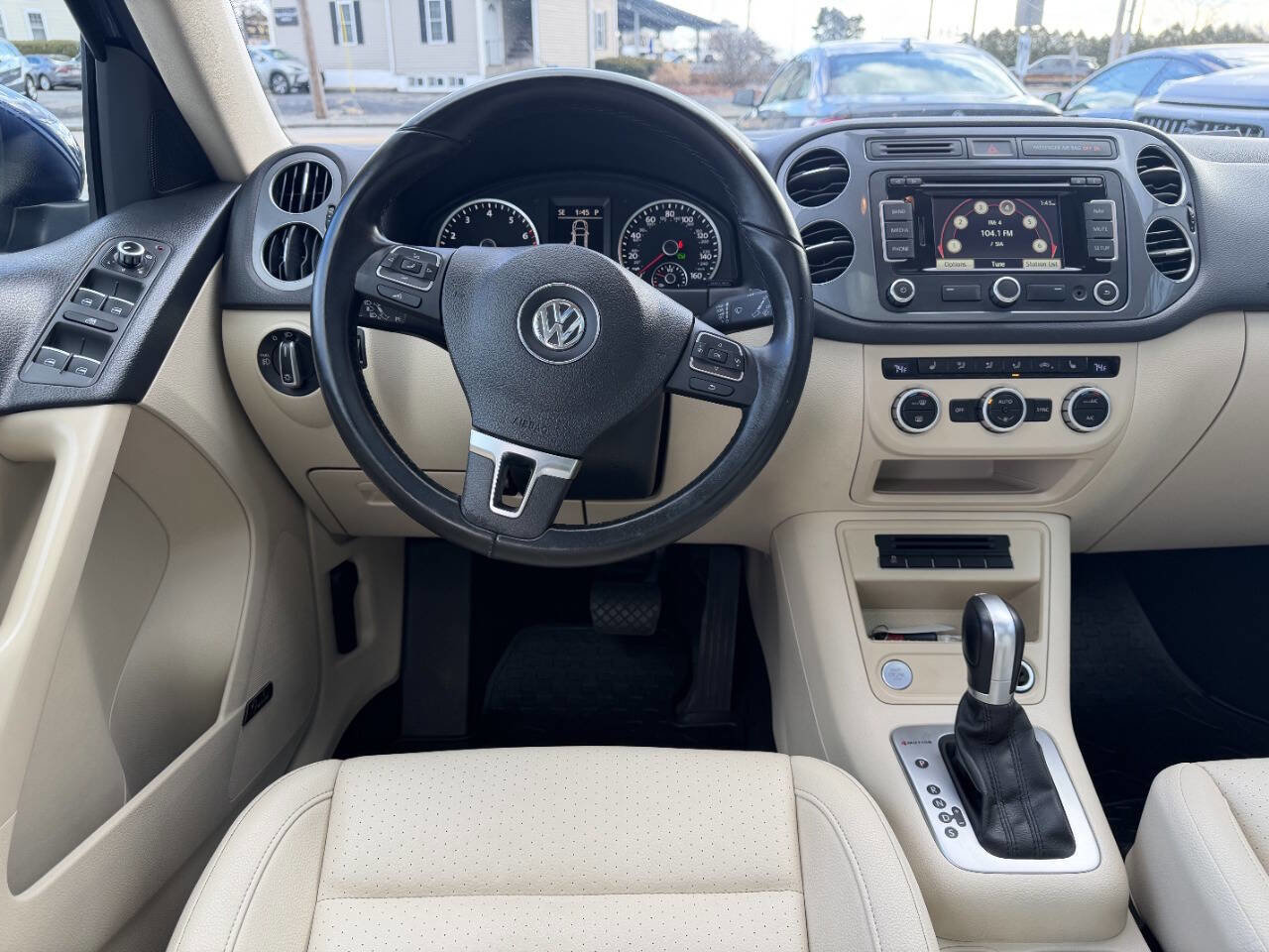 Used 2015 Volkswagen Tiguan SEL image 24
