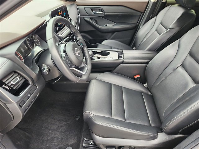 Used 2023 Nissan Rogue SL w/ SL Premium Package image 13