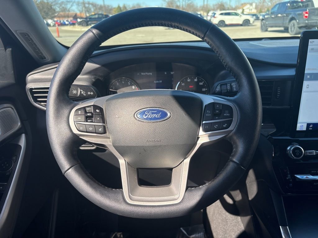 Used 2022 Ford Explorer Limited w/ Limited Technology Package image 15