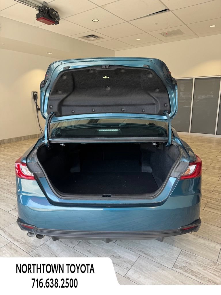 Used 2025 Toyota Camry SE FWD image 22