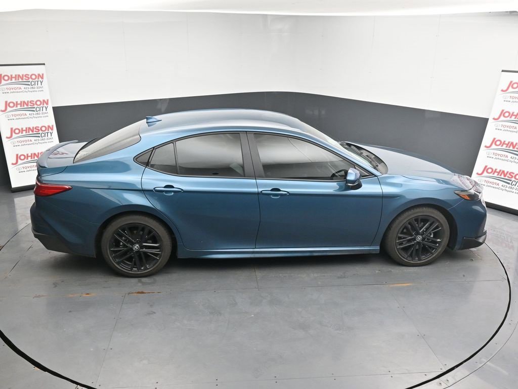 Used 2025 Toyota Camry SE w/ Convenience Package image 17