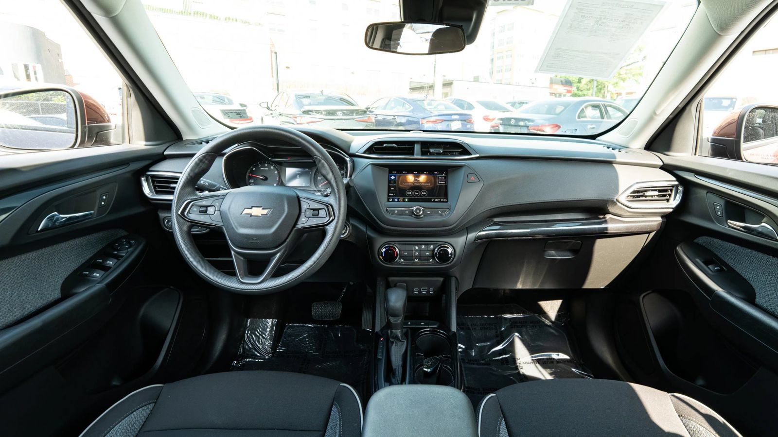 Used 2023 Chevrolet TrailBlazer LT FWD image 25