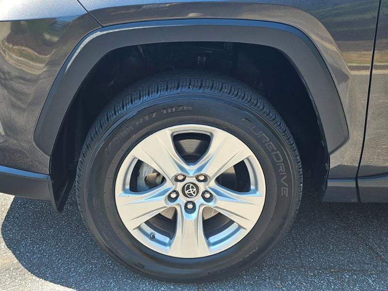 Used 2019 Toyota RAV4 LE image 12