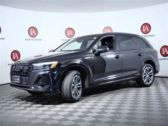 Certified 2025 Audi Q7 2.0T Premium Plus image 4