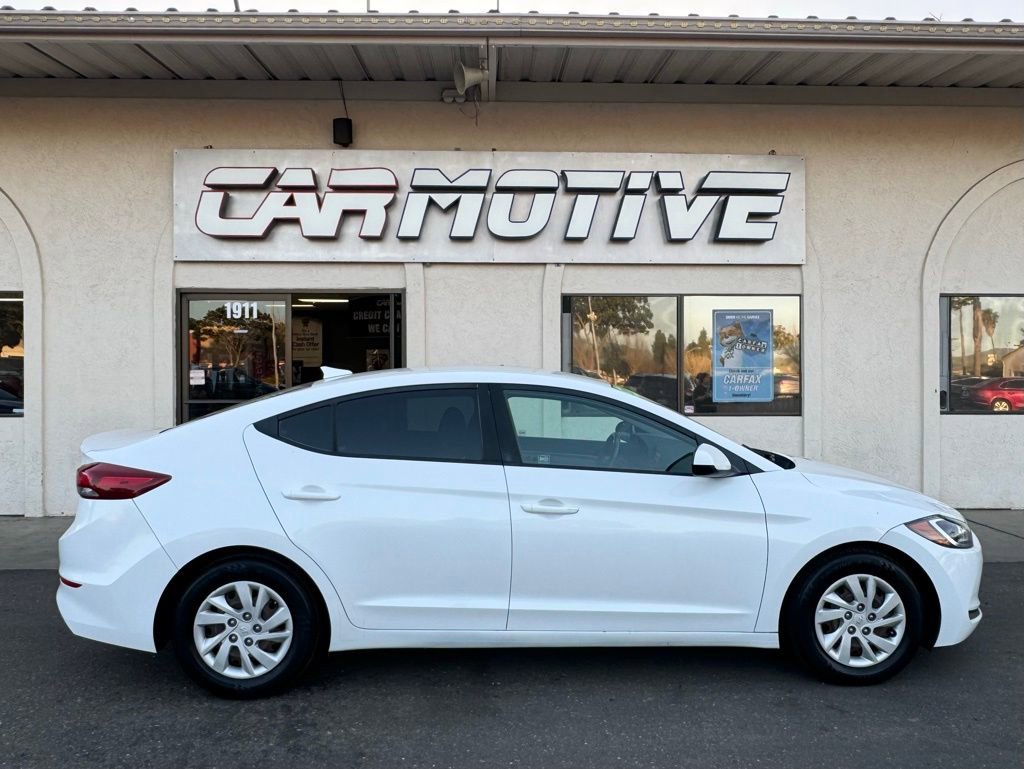 Used 2017 Hyundai Elantra SE image 3