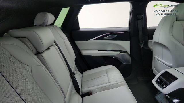 Used 2024 Cadillac Lyriq Luxury AWD/4WD image 26