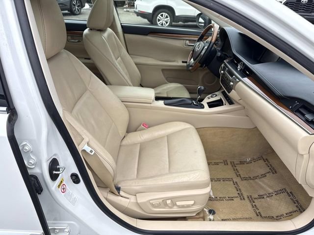Used 2013 Lexus ES 300h w/ Luxury Pkg image 9