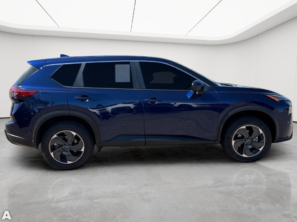 Used 2025 Nissan Rogue SV FWD image 7