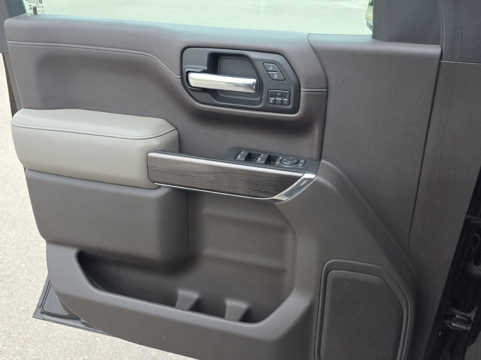 Used 2019 Chevrolet Silverado 1500 LTZ w/ LTZ Texas Edition AWD/4WD image 23