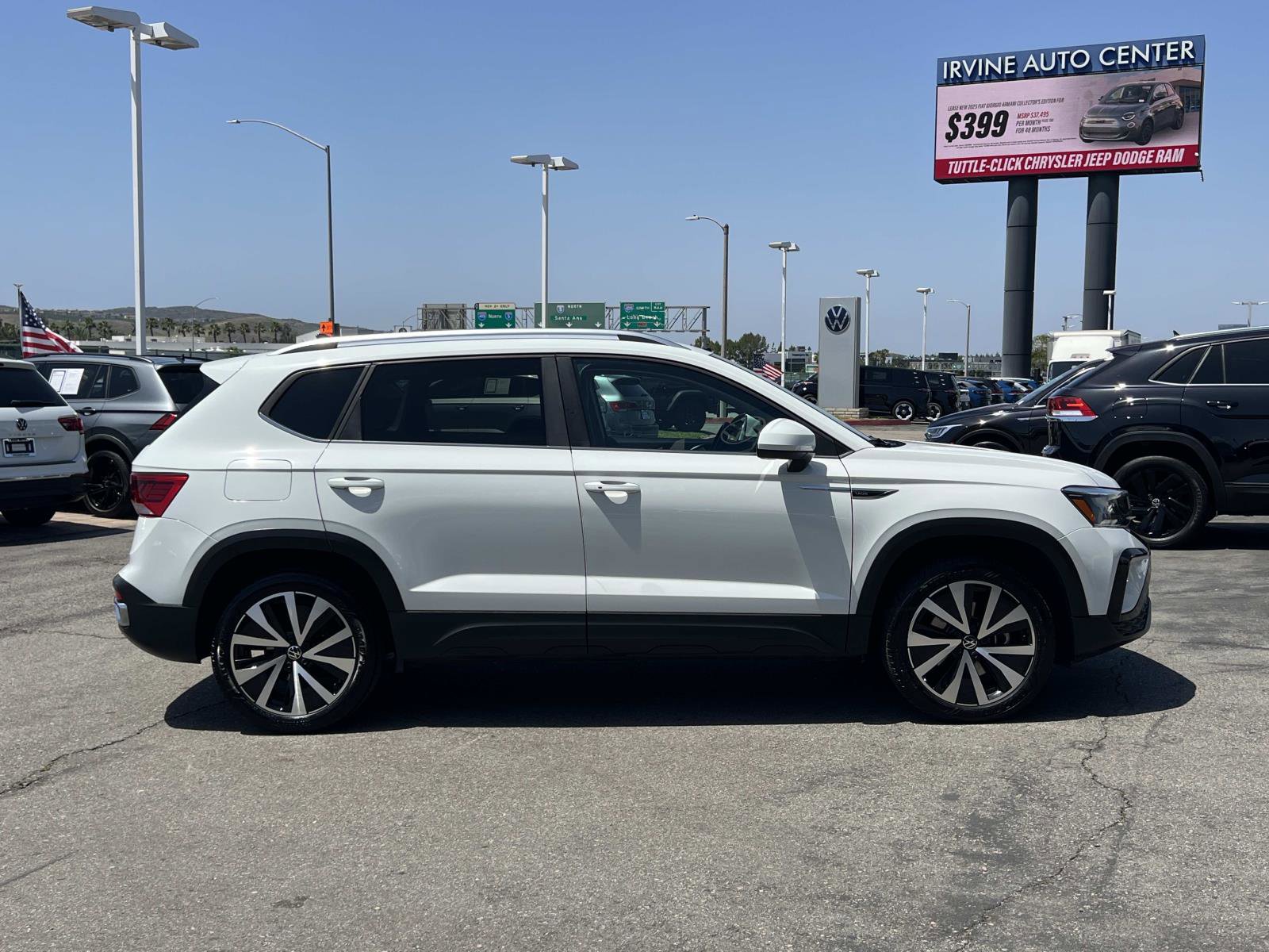 Certified 2023 Volkswagen Taos SE FWD image 25