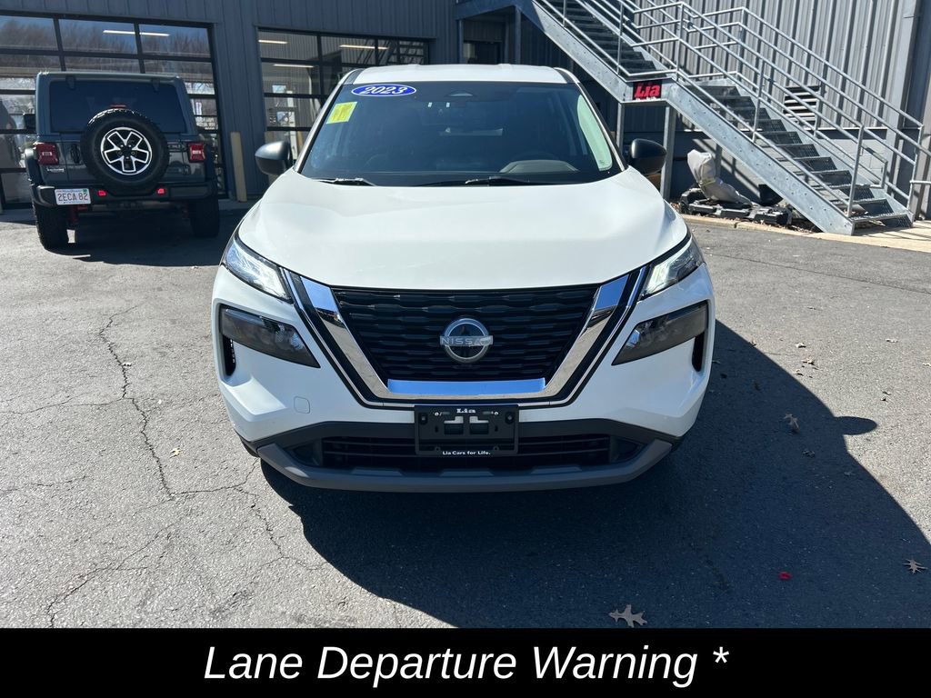 Used 2023 Nissan Rogue S image 9