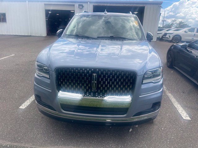 Used 2023 Lincoln Navigator Black Label AWD/4WD image 2
