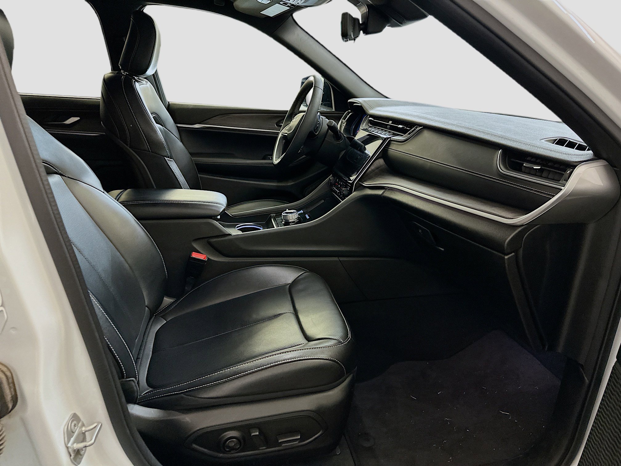 Used 2024 Jeep Grand Cherokee L Limited w/ Luxury Tech Group II image 35