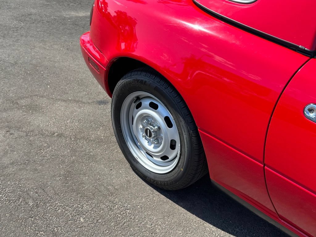 Used 1990 MAZDA MX-5 Miata RWD image 25