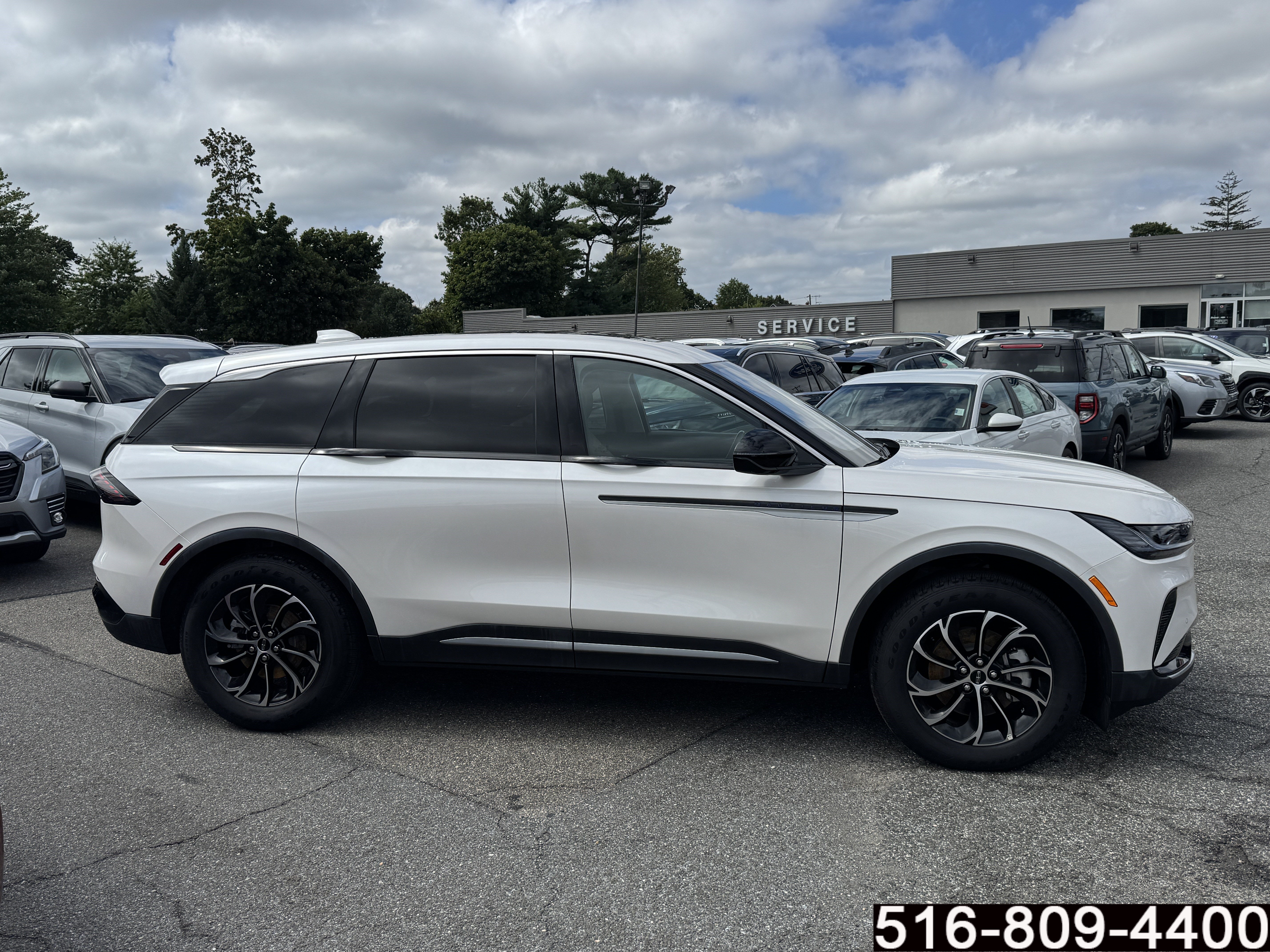 Used 2026 Lincoln Nautilus Premier w/ Equipment Group 102A AWD/4WD image 4