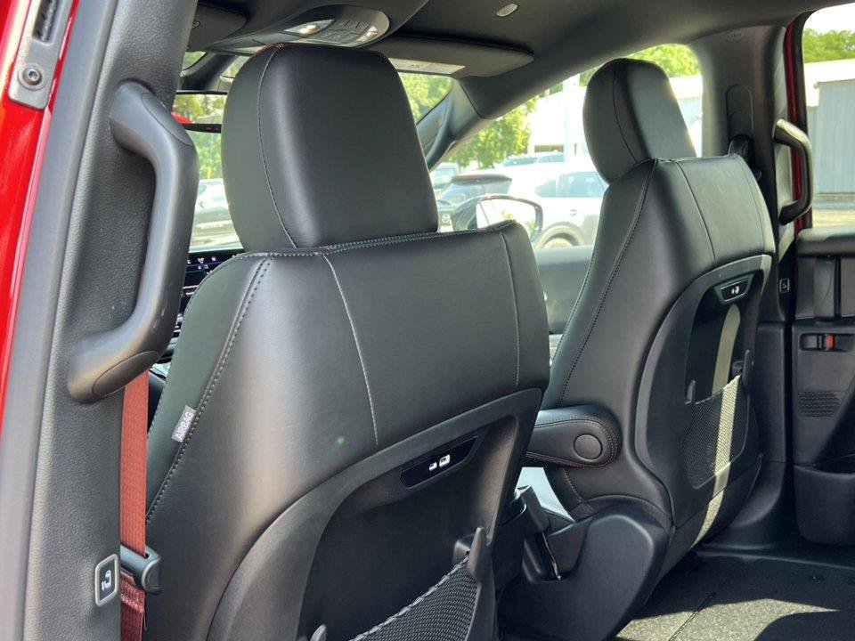 New 2027 Chrysler Pacifica Select AWD/4WD image 32
