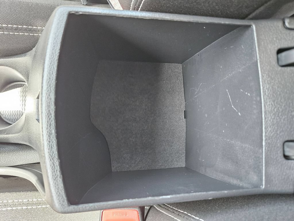Used 2025 Hyundai Venue SEL FWD image 29