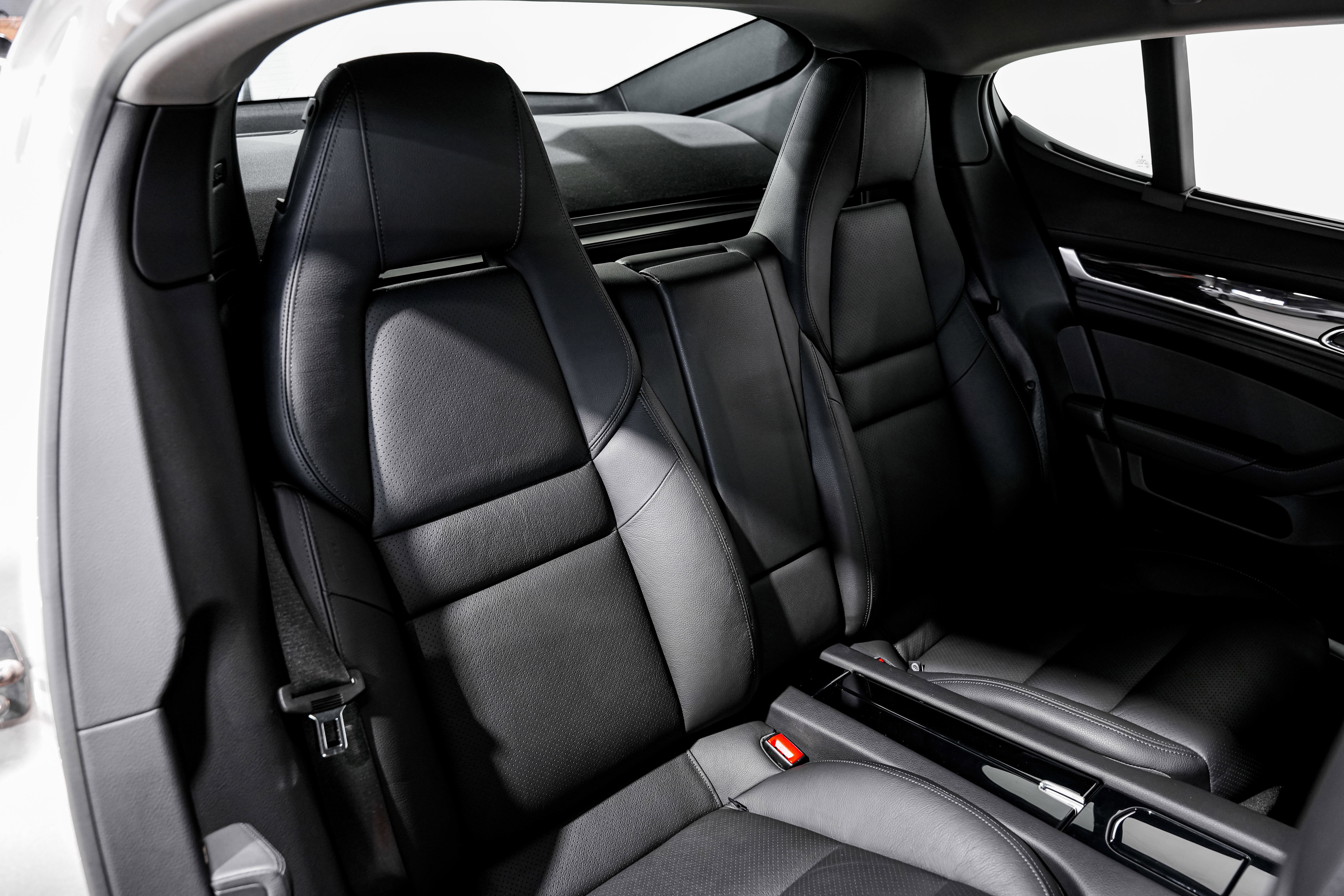 Used 2012 Porsche Panamera 4S image 30