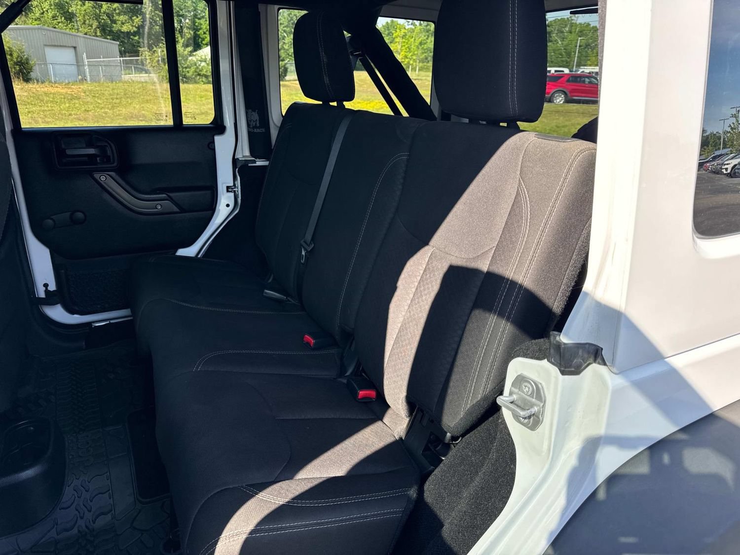 Used 2018 Jeep Wrangler Unlimited Sport AWD/4WD image 18