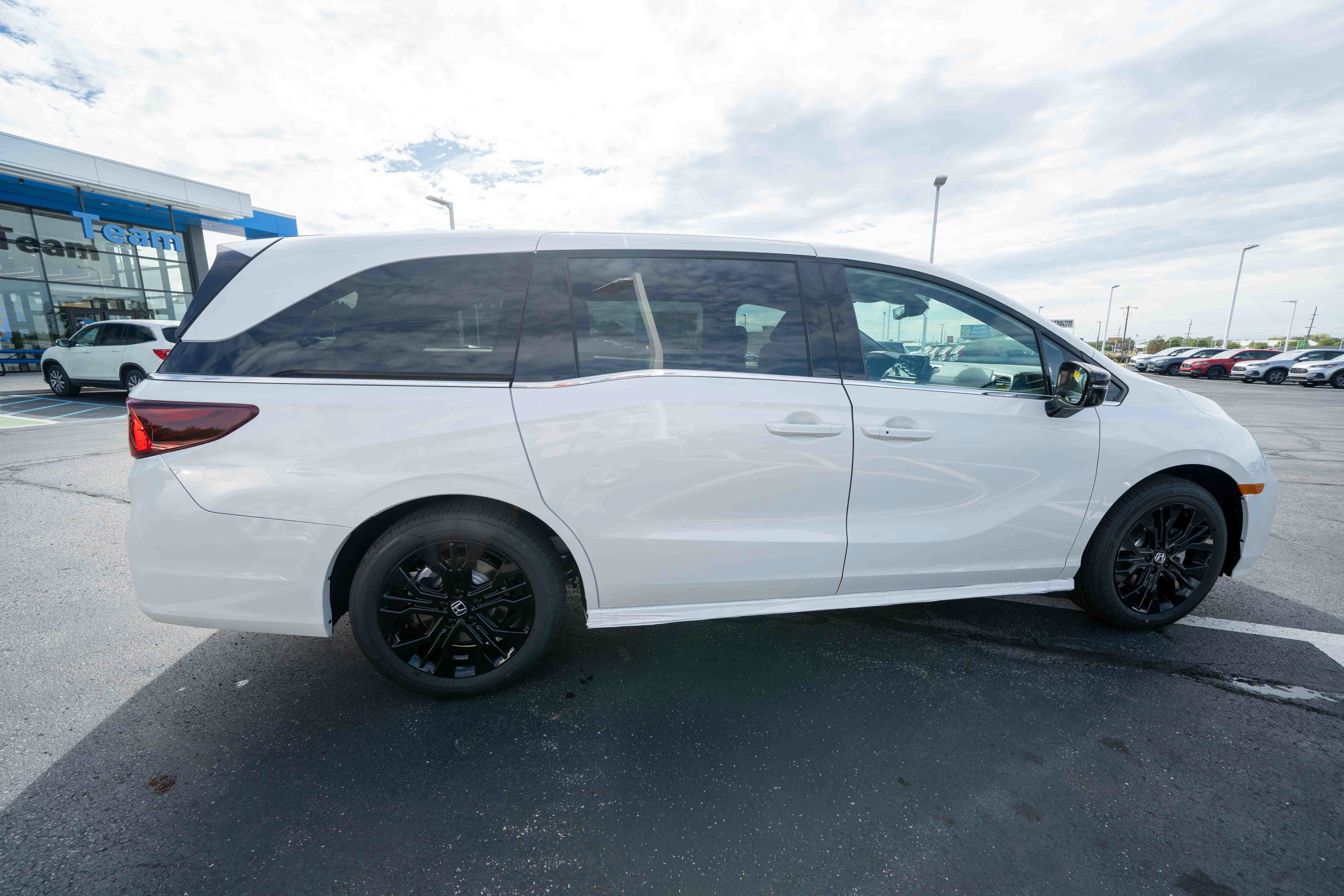 New 2026 Honda Odyssey Sport-L image 6