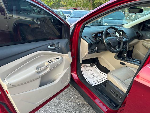 Used 2017 Ford Escape SE w/ SE Leather Comfort Package image 11