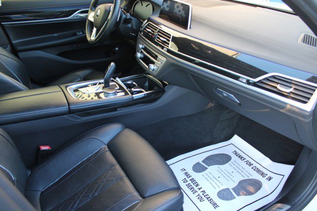 Used 2019 BMW 750i M SPORT DRIVER ASSIST+ w/ M Sport Package image 12
